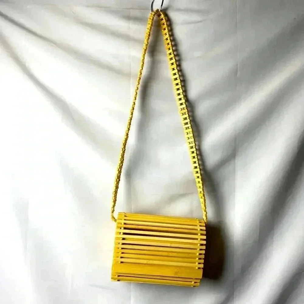 UNBRANDED WOMENS WOODEN SLAT NATURAL COLOR SHOULDER‎ PURSE  MAGNET CLOSE